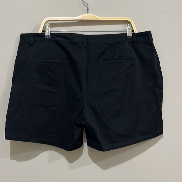Amazon Essentials Black Shorts Size 18 - Picture 4 of 5